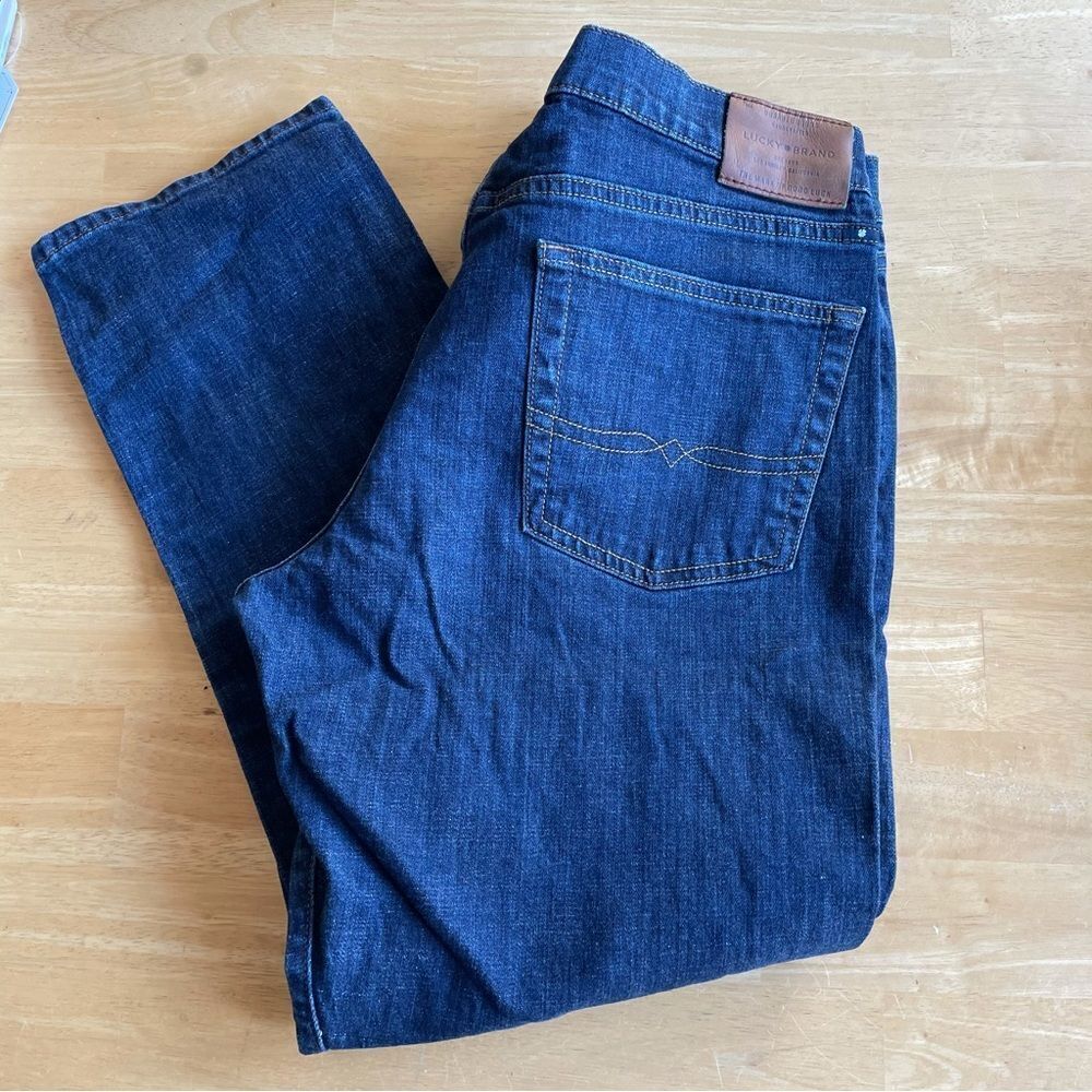 Lucky Brand Jeans 221 Straight dark wash size 38x30 38 waist 30 length men’s